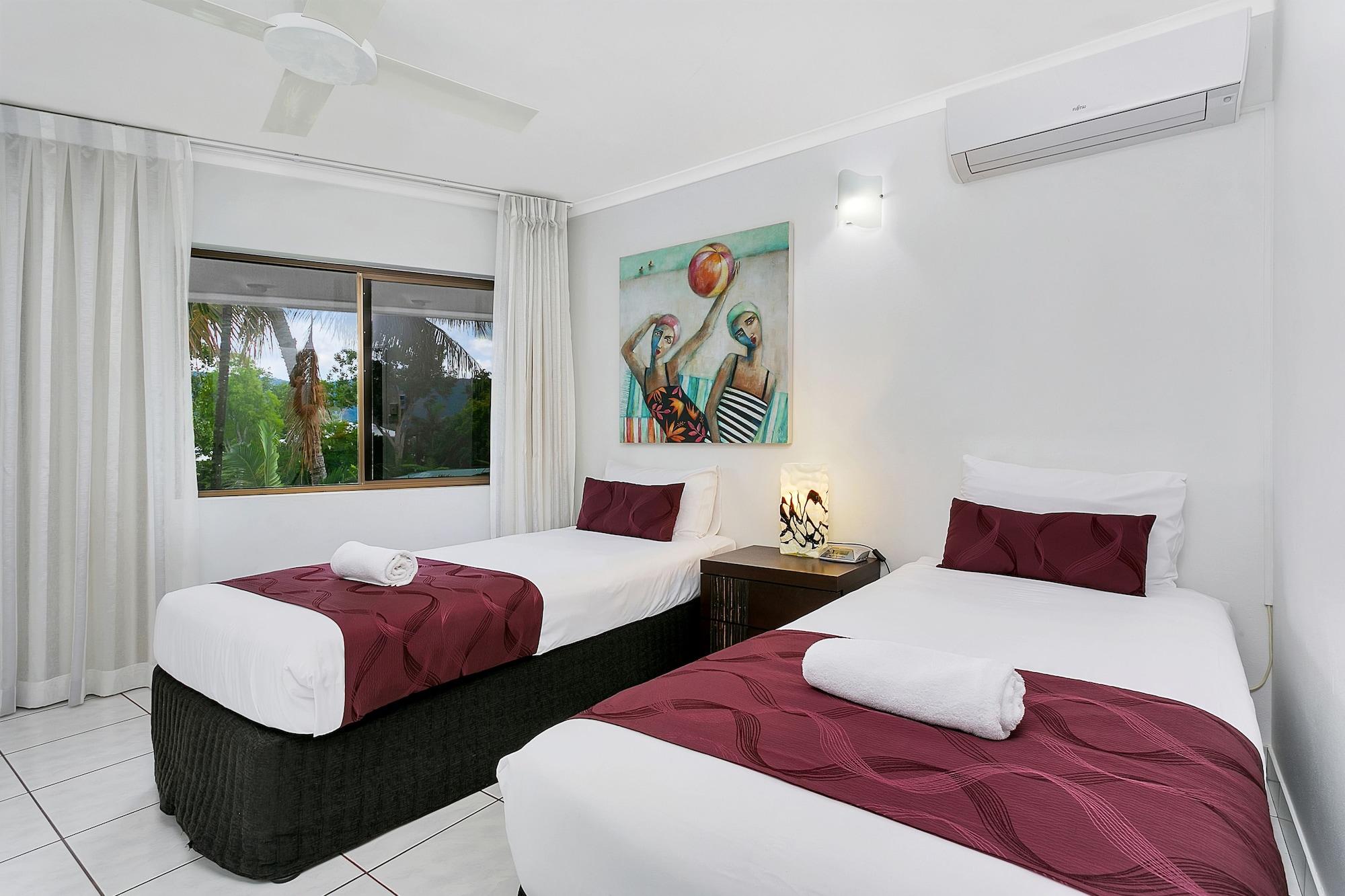 Roydon Beachfront Apartments Trinity Beach Eksteriør billede