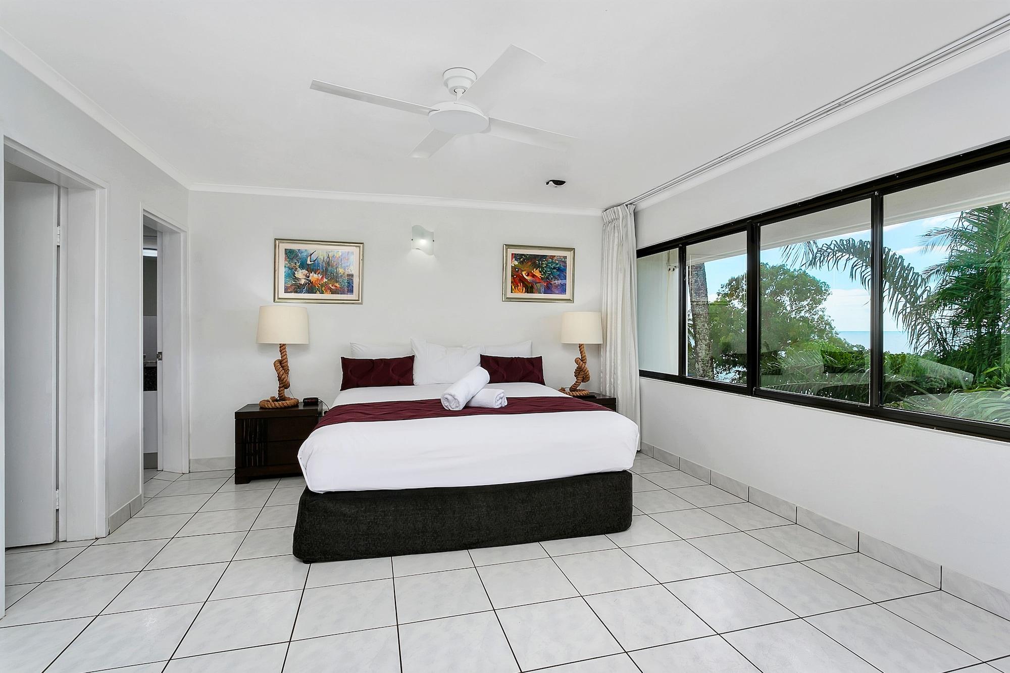 Roydon Beachfront Apartments Trinity Beach Eksteriør billede