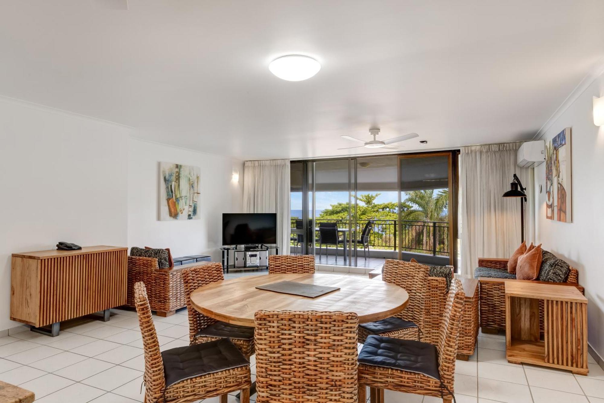 Roydon Beachfront Apartments Trinity Beach Eksteriør billede
