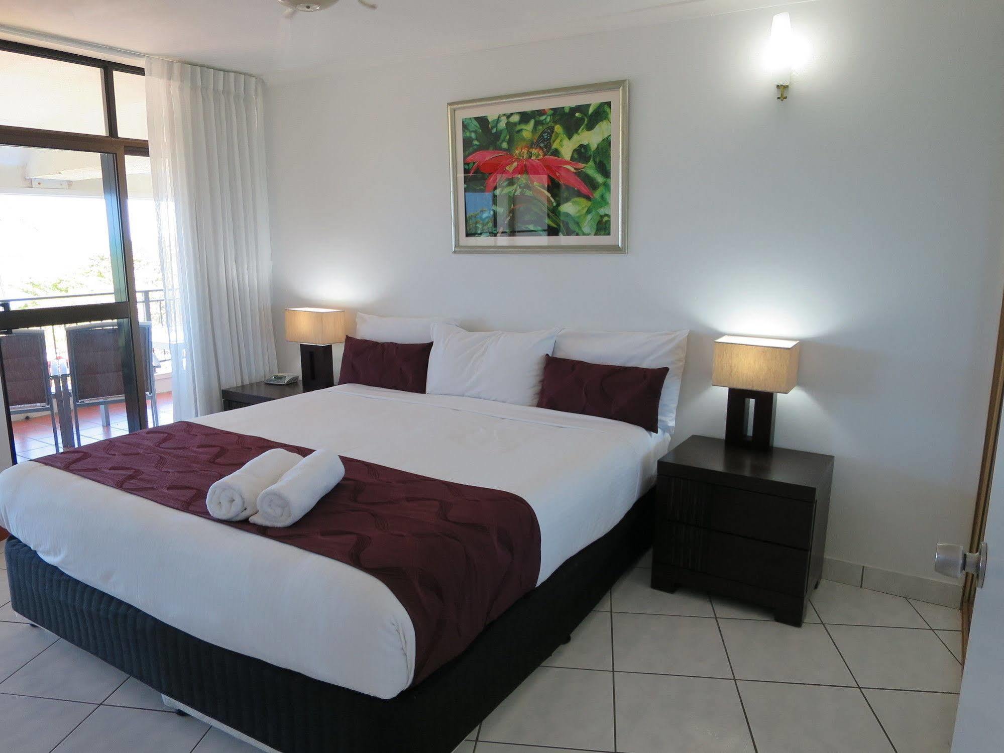 Roydon Beachfront Apartments Trinity Beach Eksteriør billede
