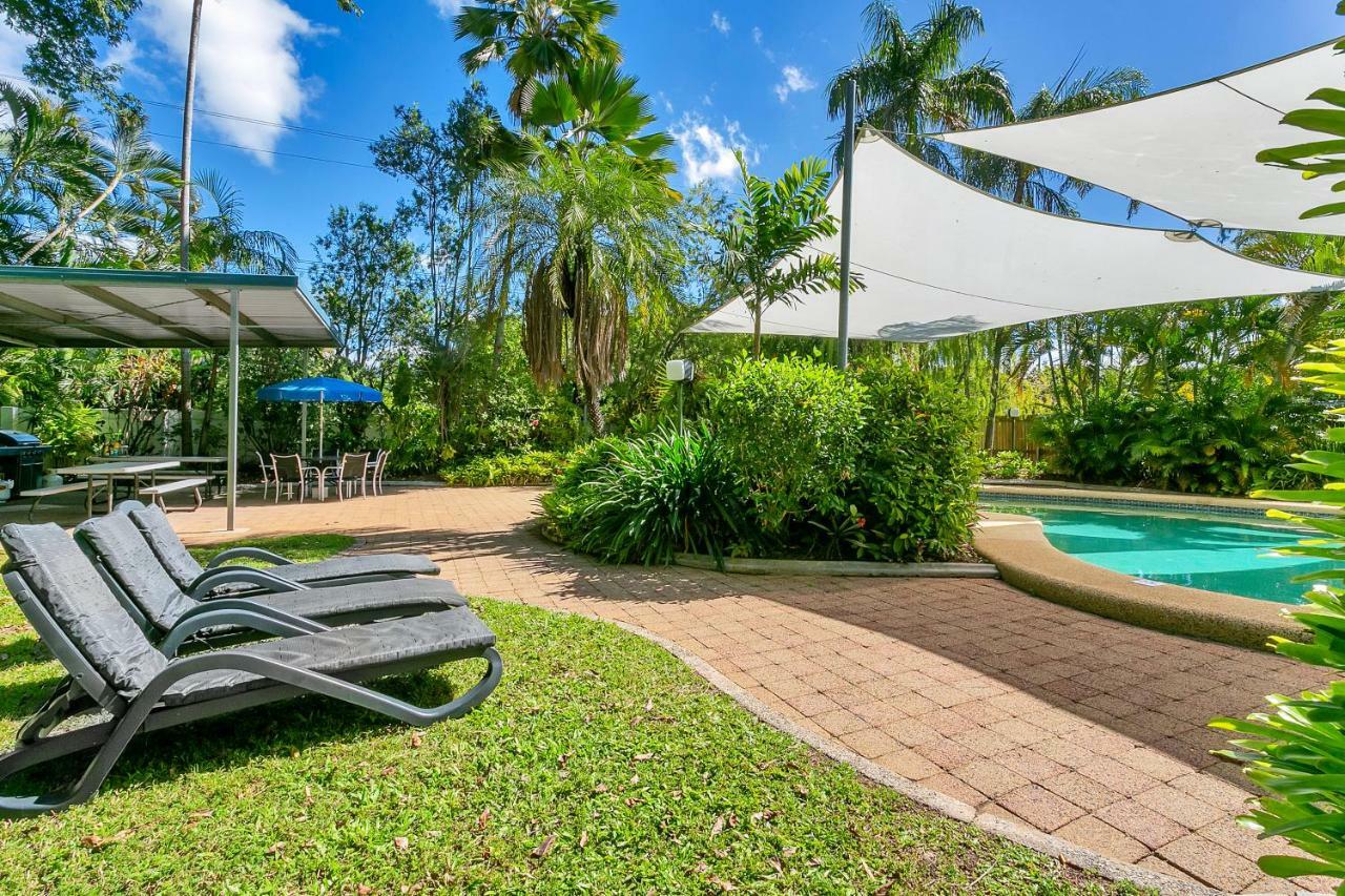 Roydon Beachfront Apartments Trinity Beach Eksteriør billede