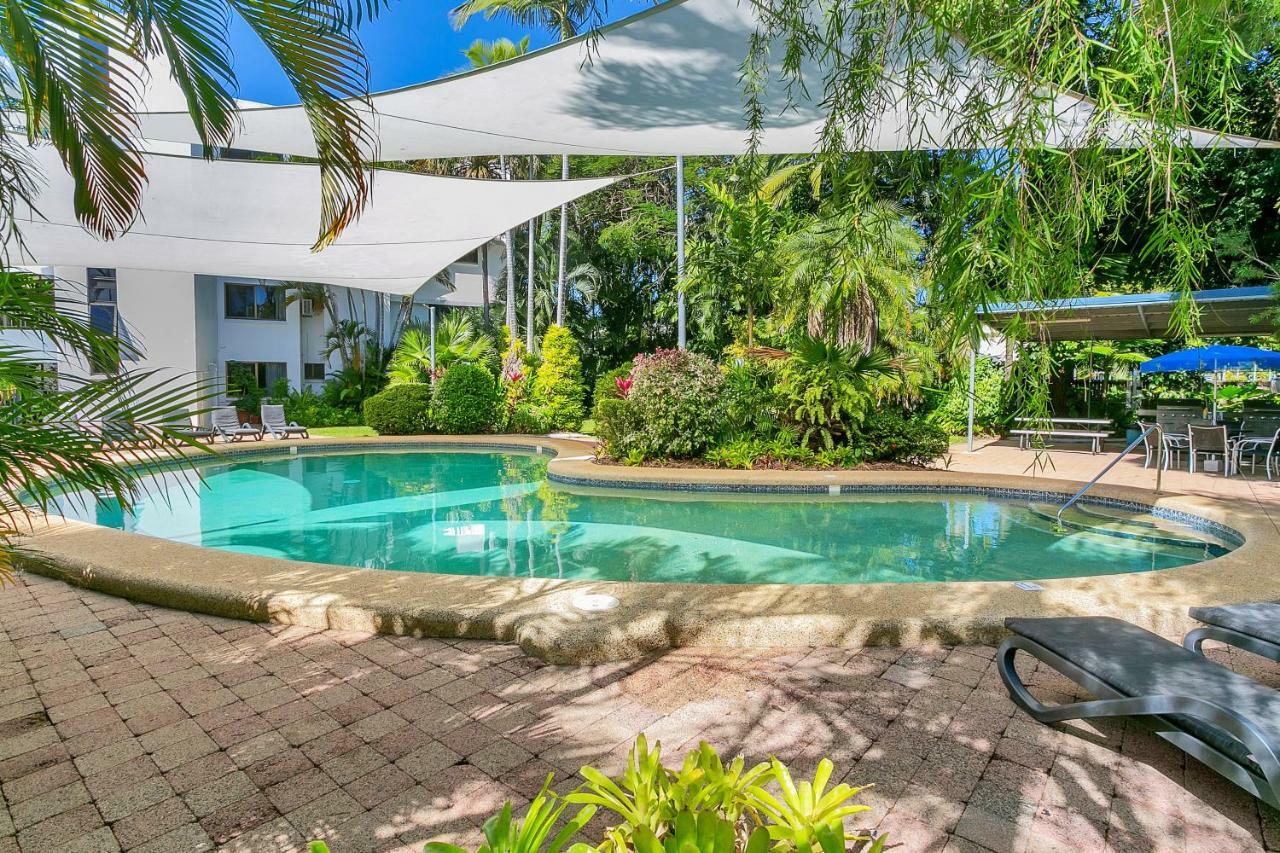 Roydon Beachfront Apartments Trinity Beach Eksteriør billede